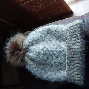 Natural colored tuque
